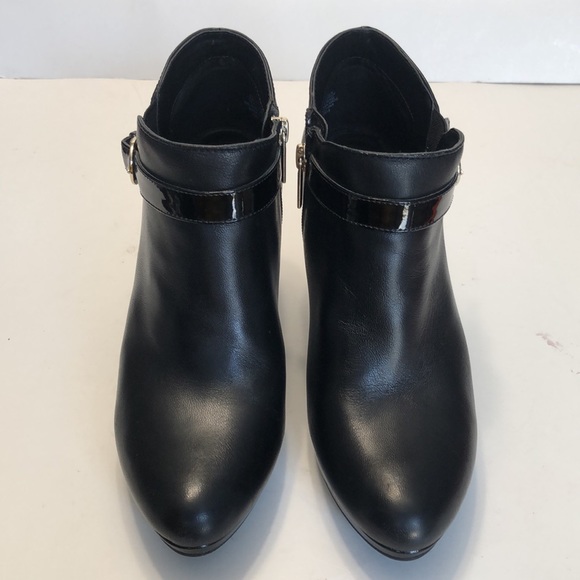 Bandolino Black Leather Almond Toe Heeled Boots size 8.5M - Picture 7 of 16